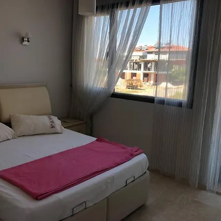 Antalya Merkezde Havuzlu Sitede 2+1 Daire アパート ベレキ